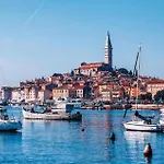 Lovely Home In Rovinj With Kitchen